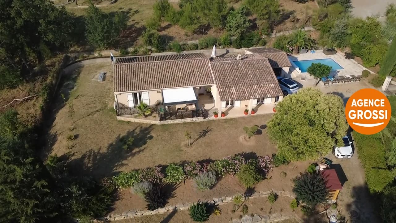 VILLECROZE - Maison de plain-pied avec piscine et vue dégagée - Photo 3