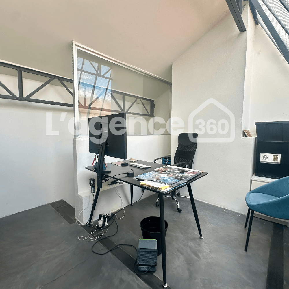 À louer - Atelier / Bureaux atypiques esprit loft - 228 m² - Photo 6