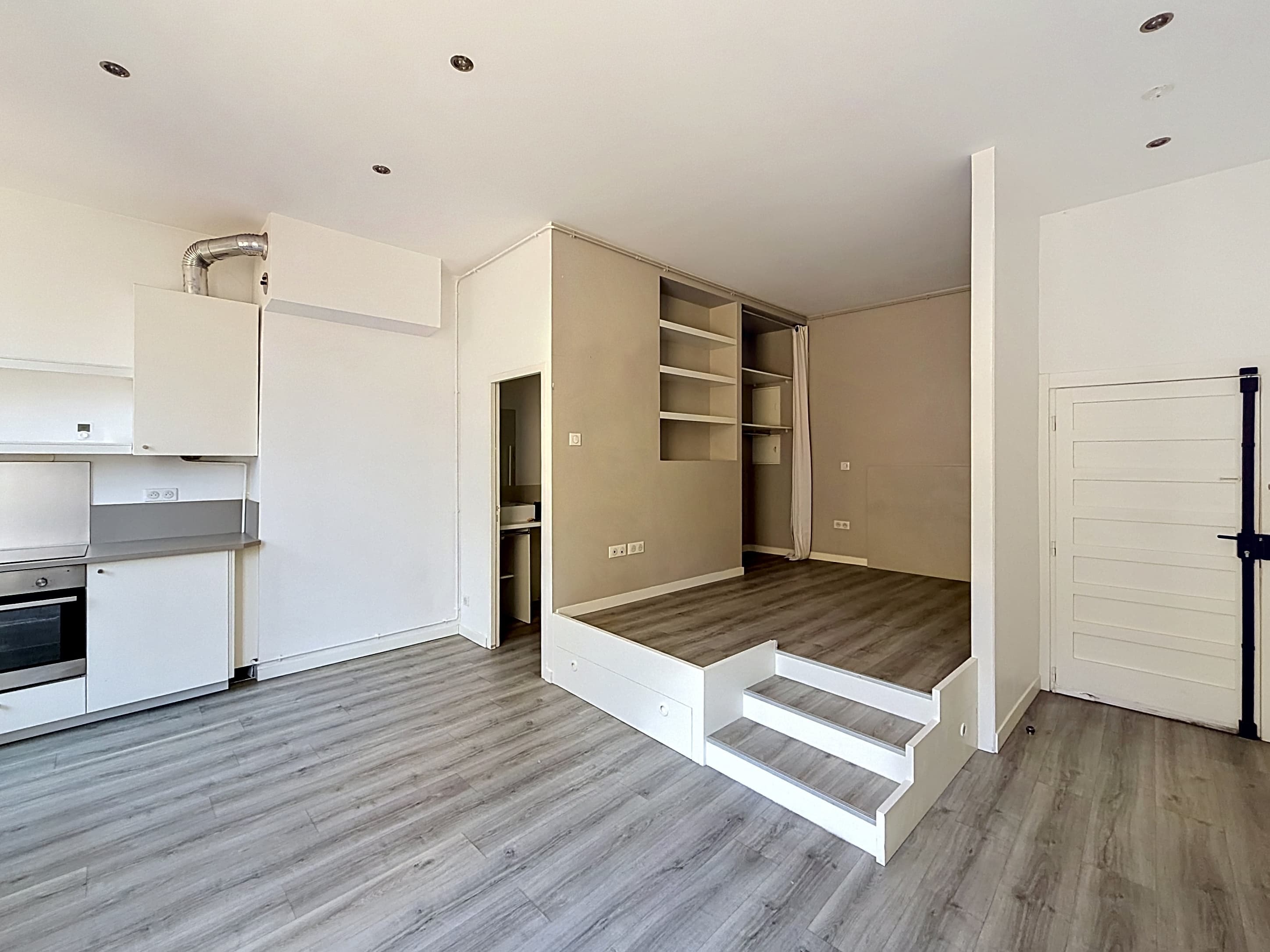 Studio lumineux, dernier étage, Vieux-Lyon- Saint Georges - Photo 3