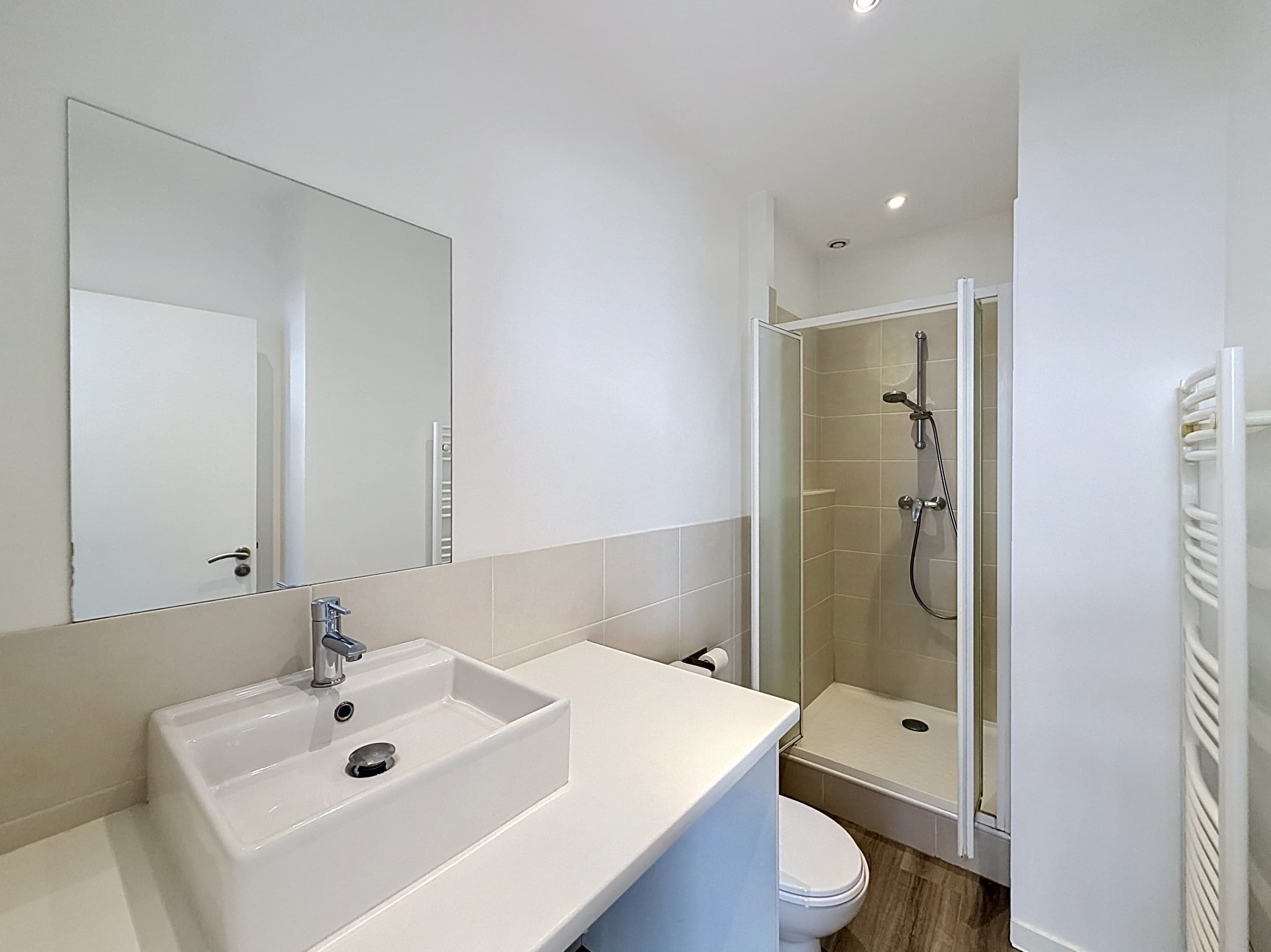 Studio lumineux, dernier étage, Vieux-Lyon- Saint Georges - Photo 8