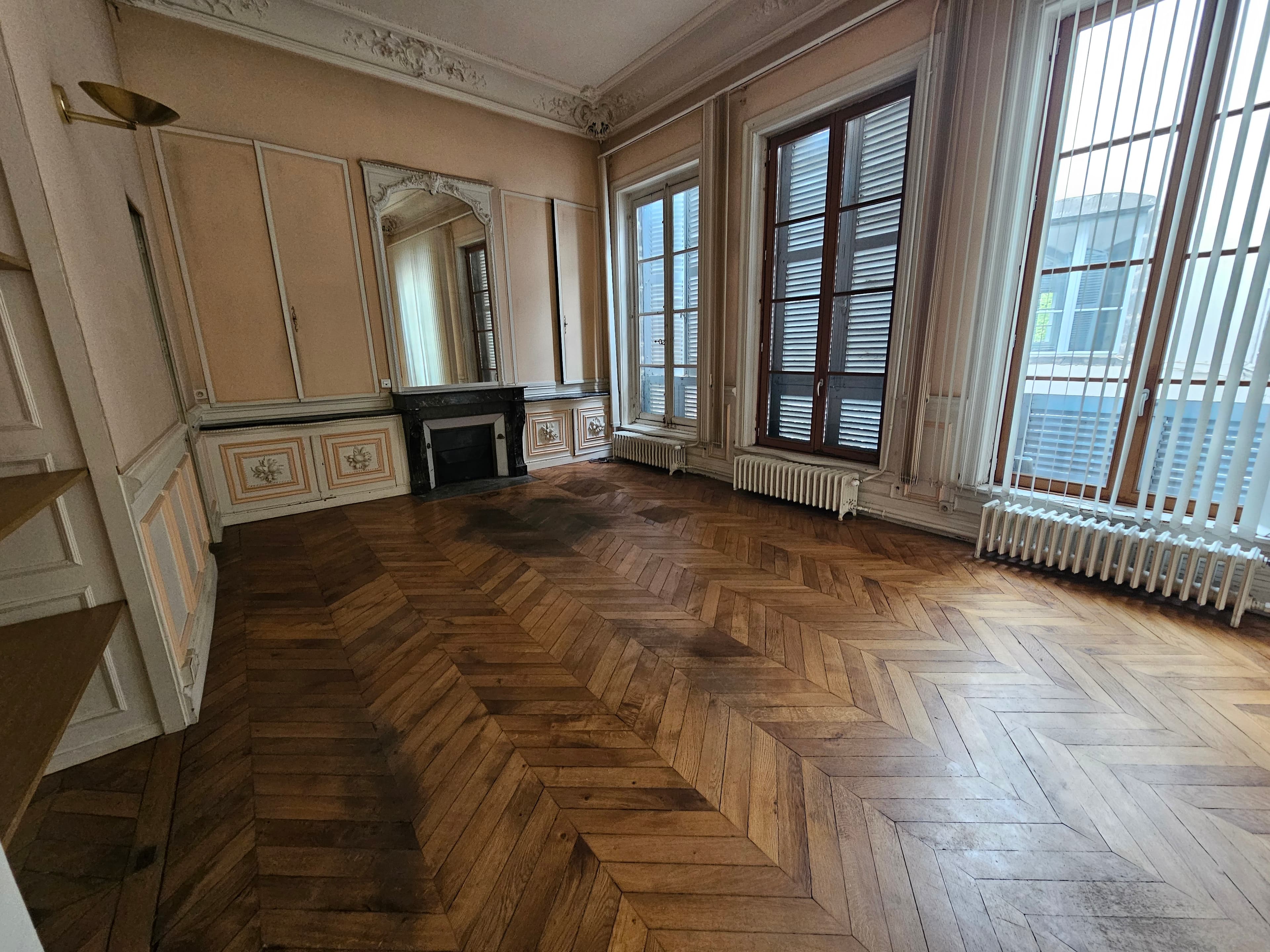 Bureaux 170 m² 950 € HC Hôtel Particulier RIOM XVIIIème siècle - Photo 5