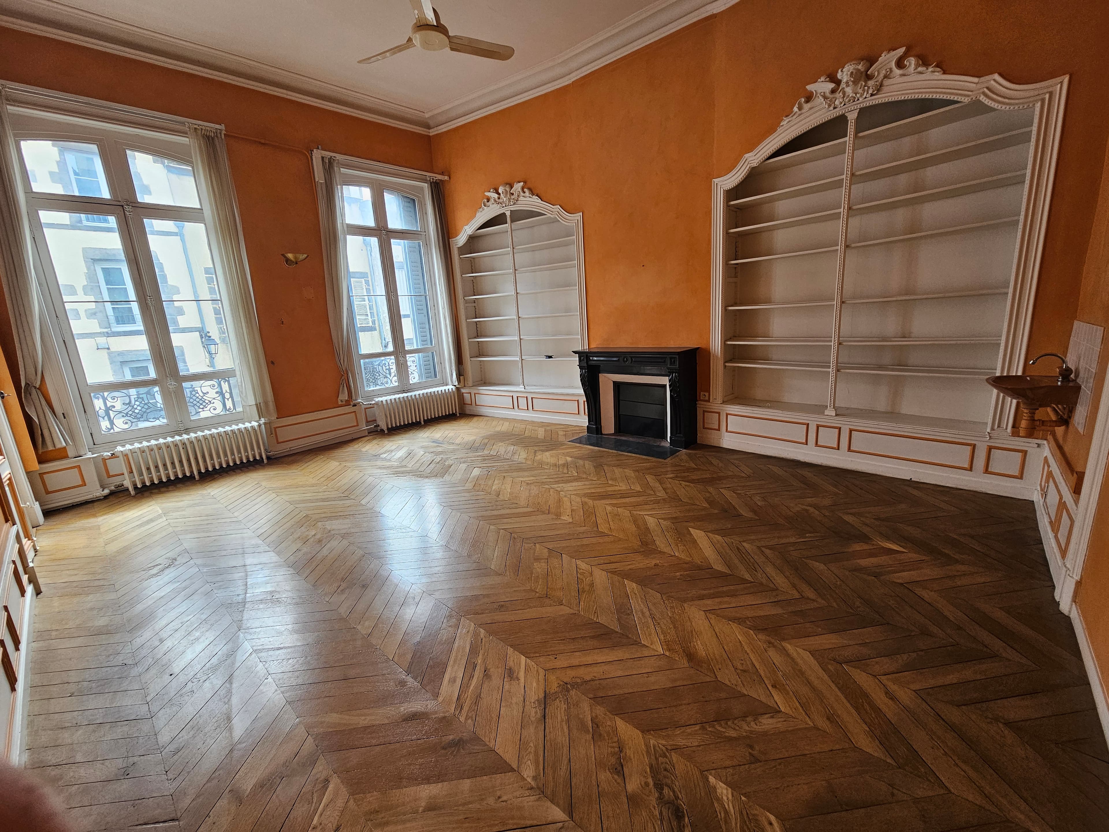 Bureaux 170 m² 950 € HC Hôtel Particulier RIOM XVIIIème siècle - Photo 6
