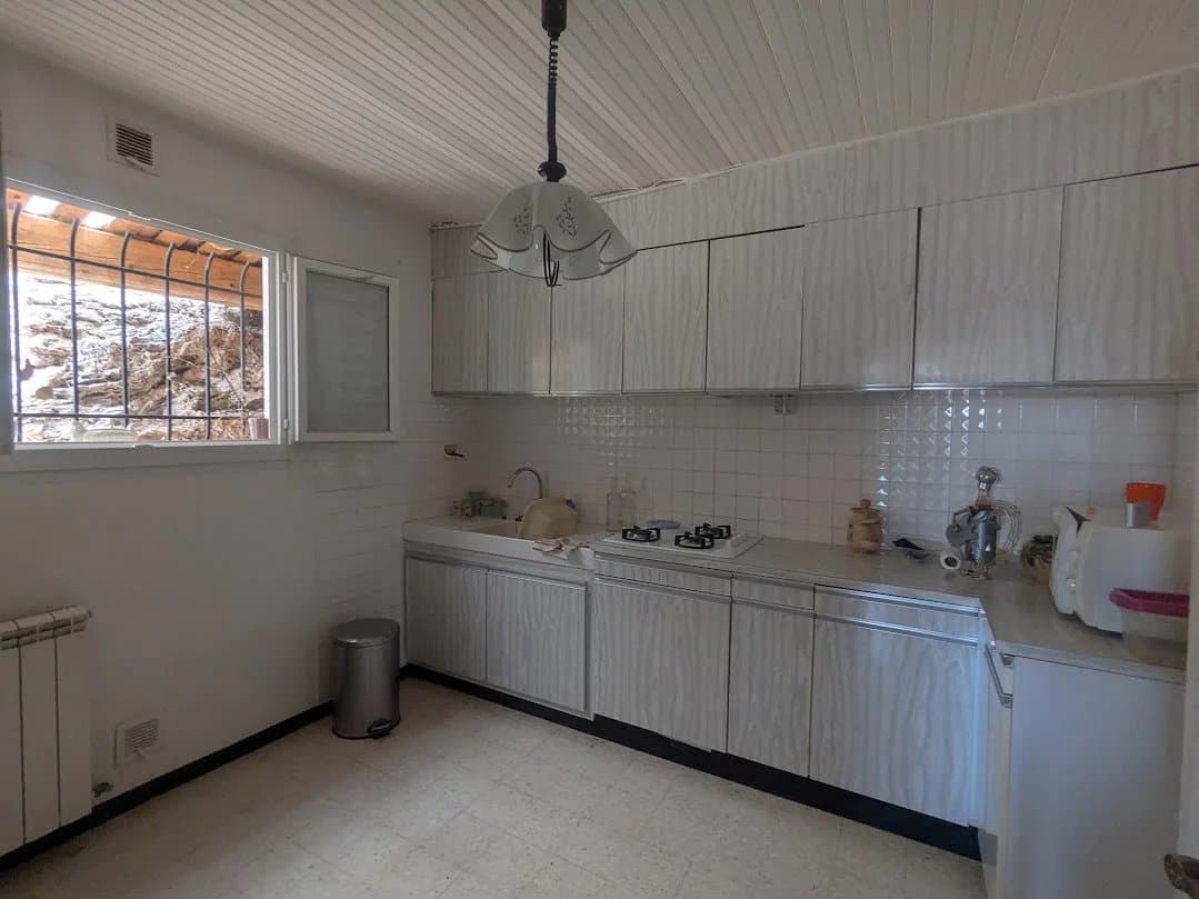 LES ARCS (83)-MAISON DE VILLE T4 A RENOVER - 4000 m² de terrain - Photo 4