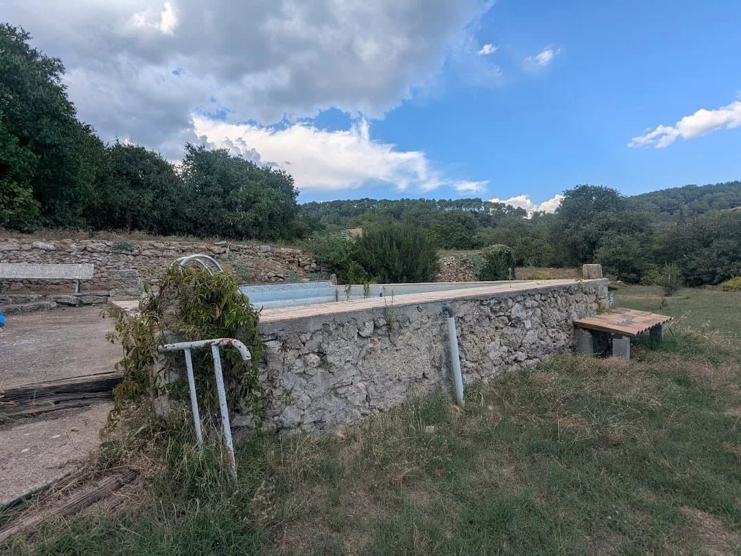 LES ARCS (83)-MAISON DE VILLE T4 A RENOVER - 4000 m² de terrain - Photo 5