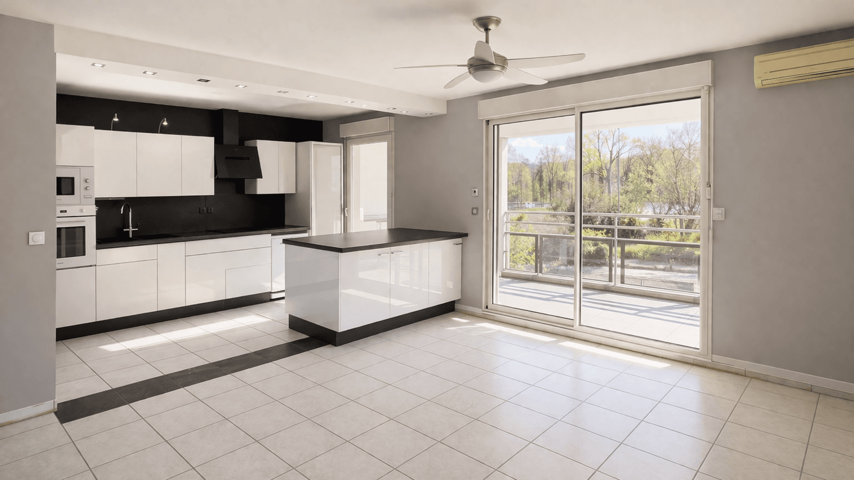 Appartement 3 pièces avec grande Loggia et cuisine d'été - Photo 2