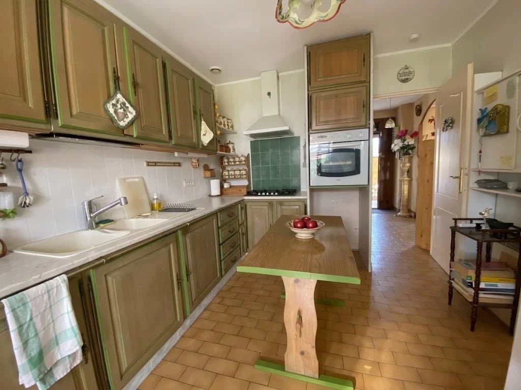 LE MUY - Villa jumelée sur un côté à rénover - vue imprenable - Photo 3