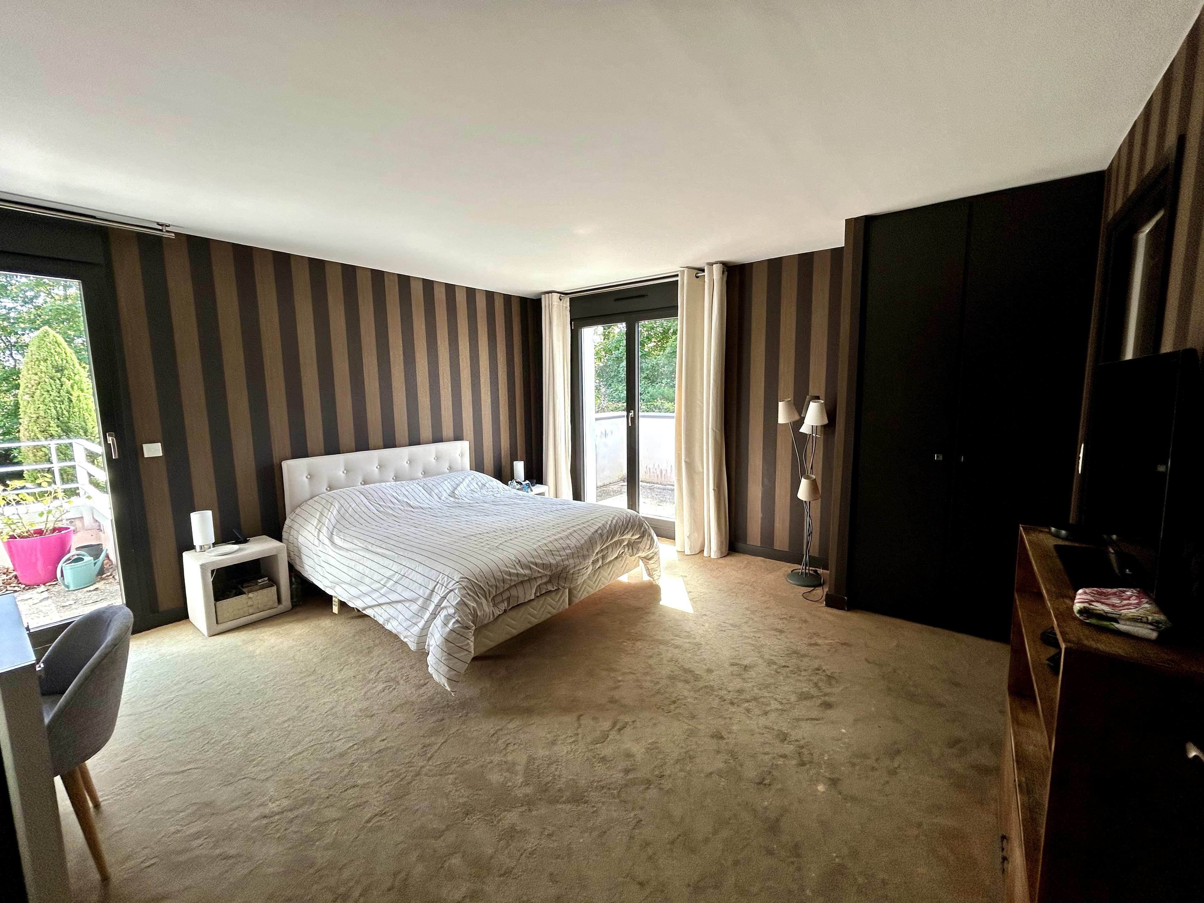 Villa d'architecte avec piscine et réception spectaculaire - Photo 9