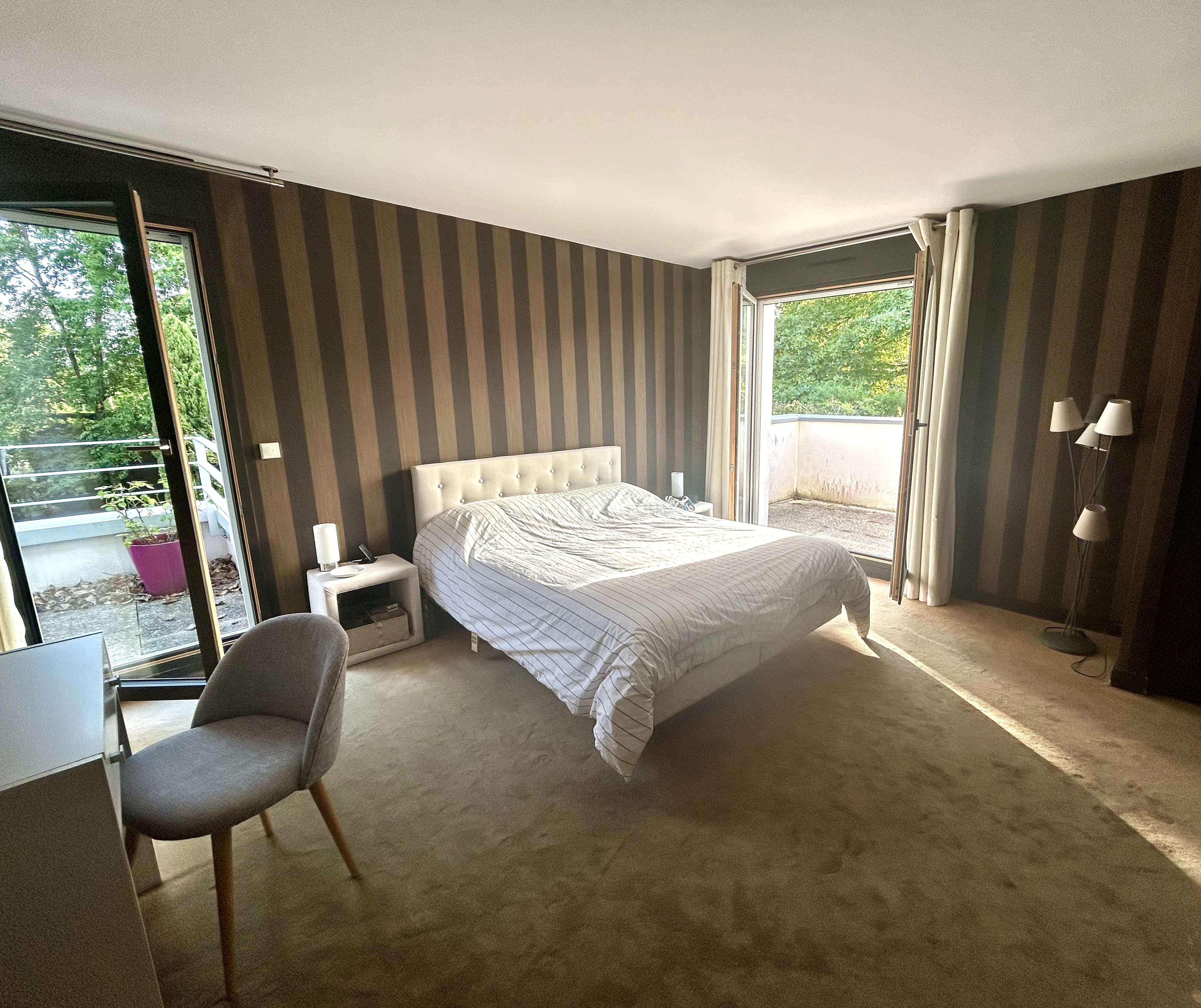 Villa d'architecte avec piscine et réception spectaculaire - Photo 10