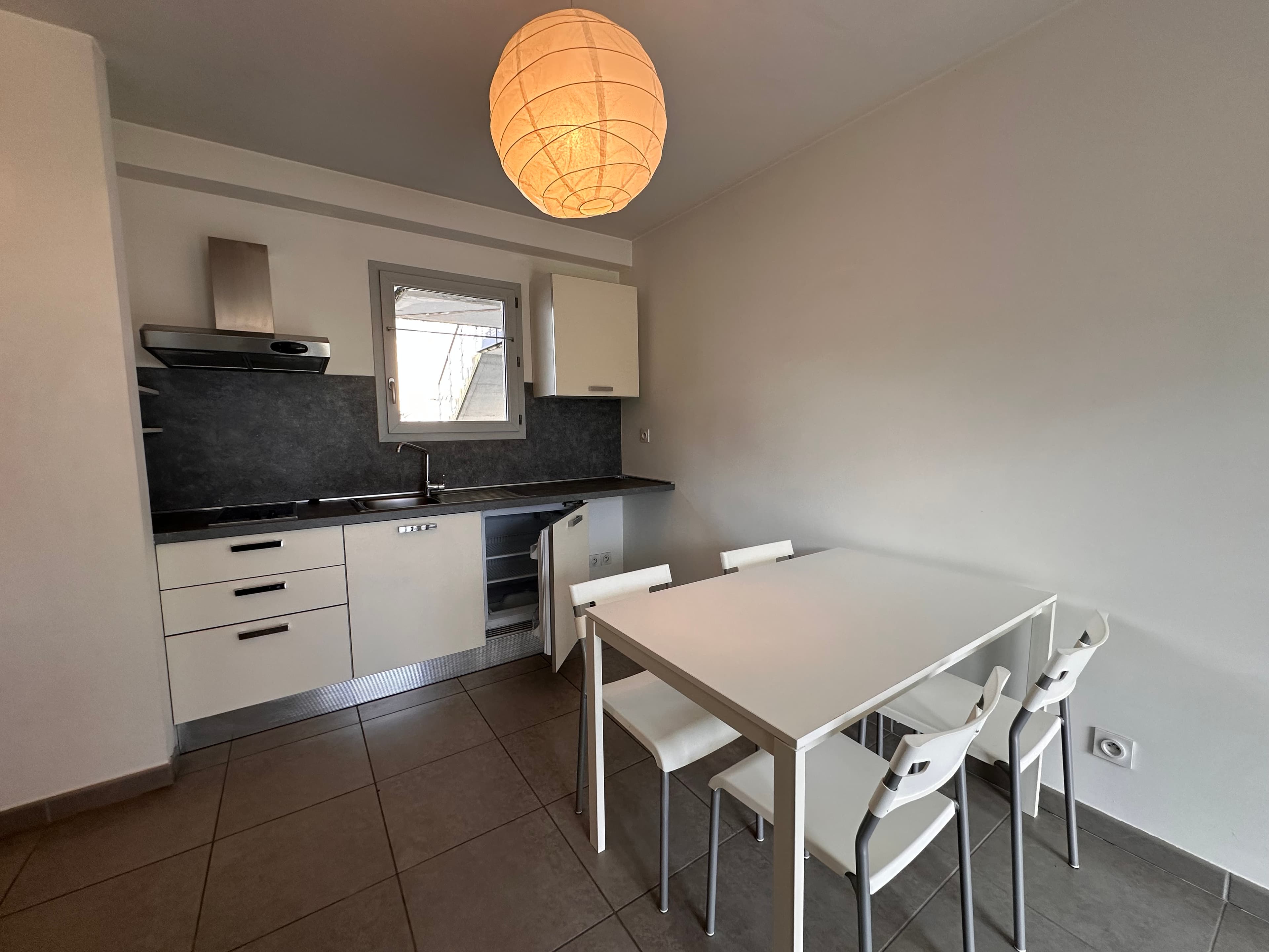 T2 meublé, terrasse, jardin et parking La Motte-Servolex - Photo 4
