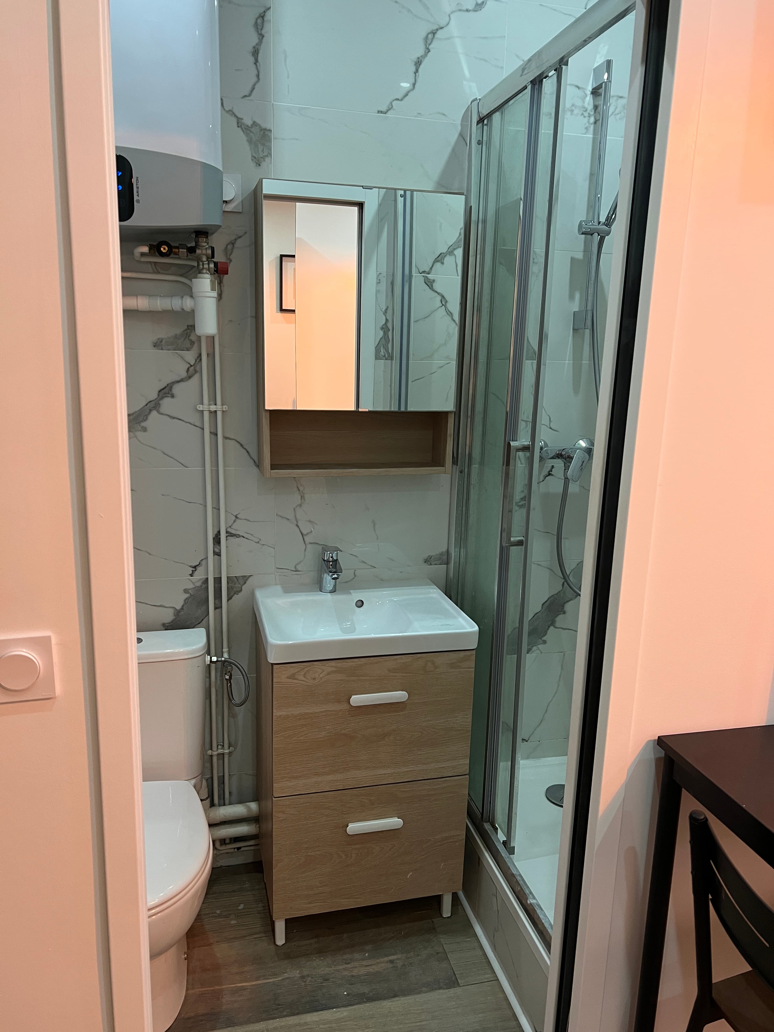 Studio refait a neuf 13,17 m2 Metro Gambetta - Photo 3