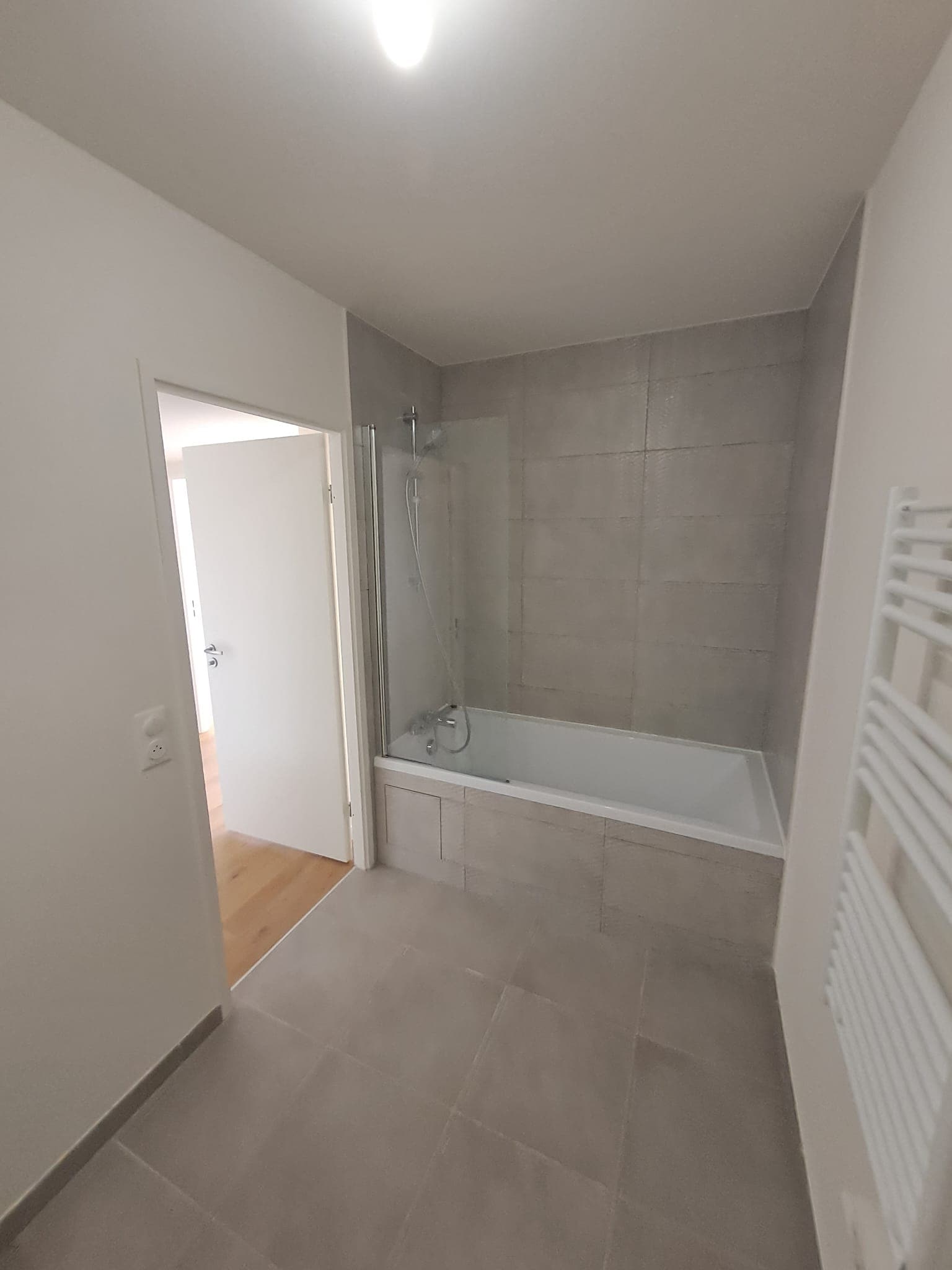 Appartement 3 pièces dans résidence neuve - Photo 3