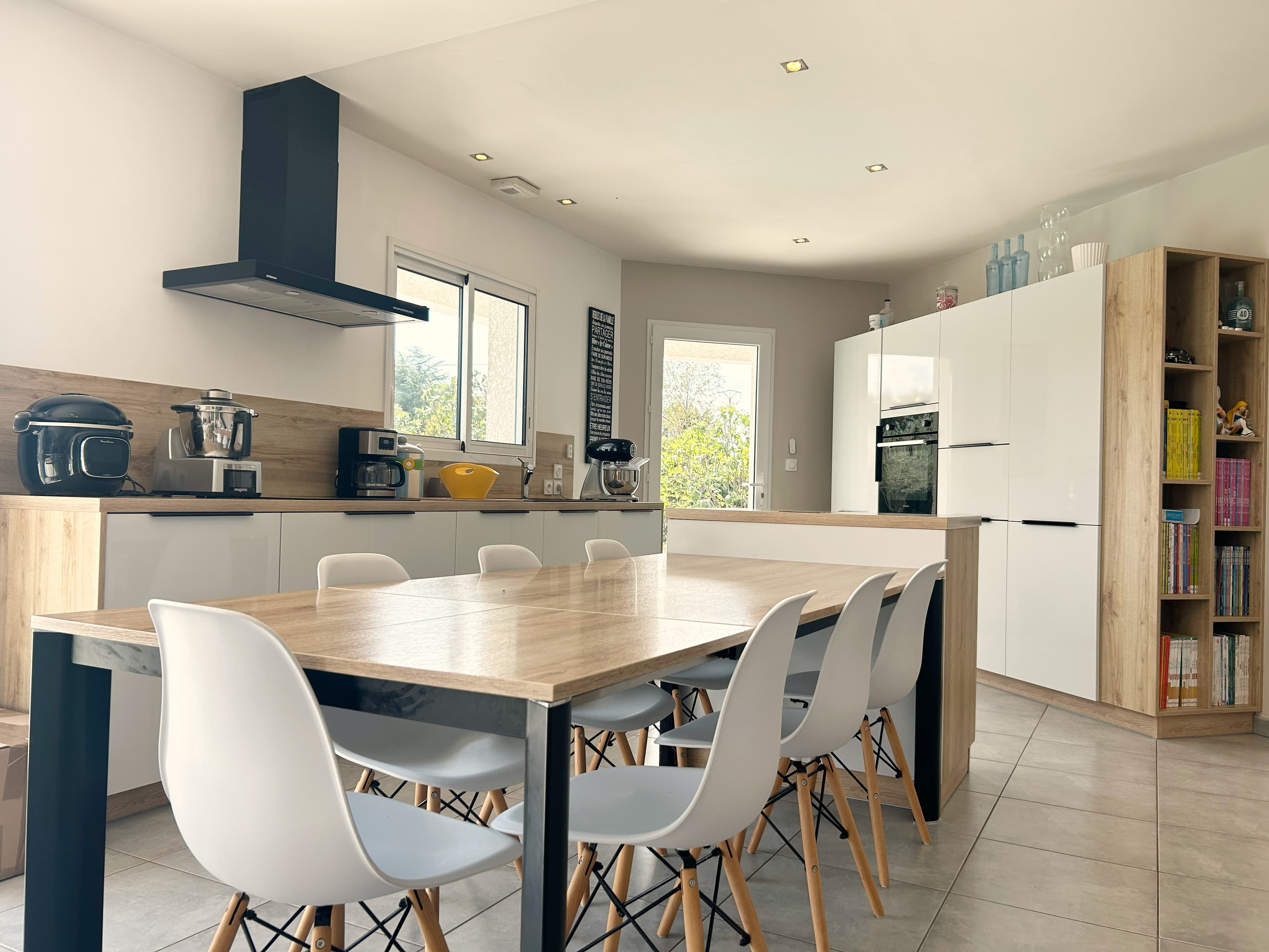 À VENDRE - SUPERBE MAISON FAMILIALE À SAINT-CYR-DE-FAVIÈRES - Photo 6