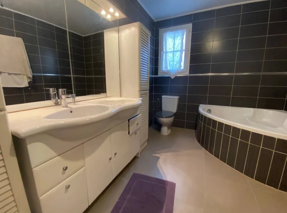 VIDAUBAN - VILLA COMPRENANT 2 APPARTEMENTS T2 et T4 - Photo 5
