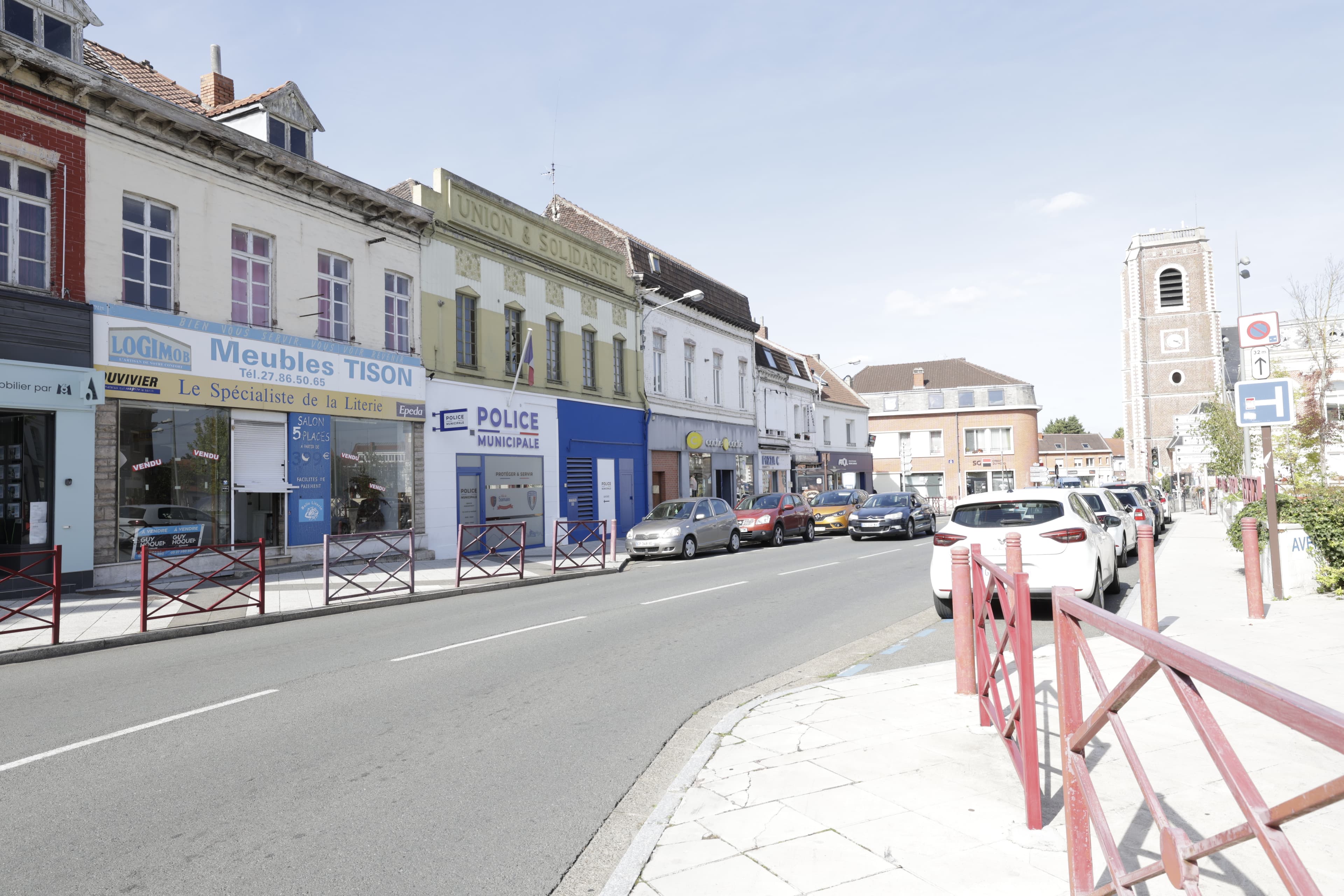 Immeuble de 400 m² libre - Hyper centre face à la mairie - Photo 2