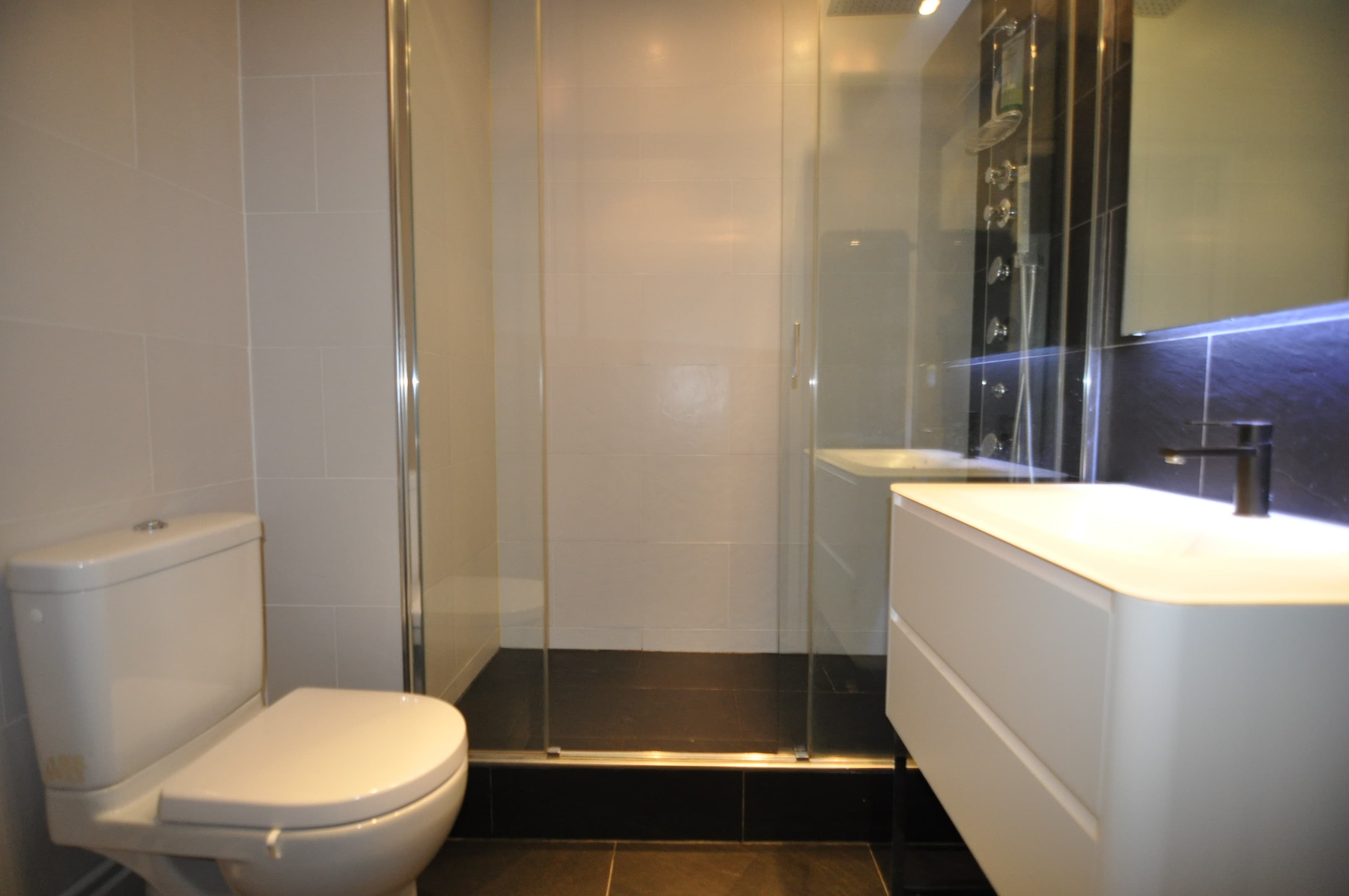 Charmant 2 pièces de 50 m², Cave & Parking - Rueil-Malmaison - Photo 4