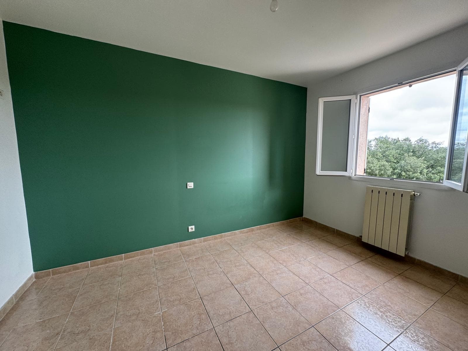 Belle maison de 145 m² avec piscine, garage et terrain - Photo 7