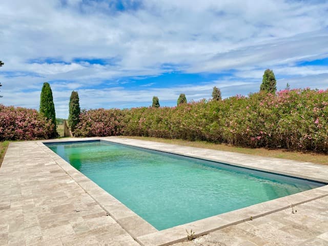 Magnifique appartement dans château au Nord d'Aix en Provence - Photo 3