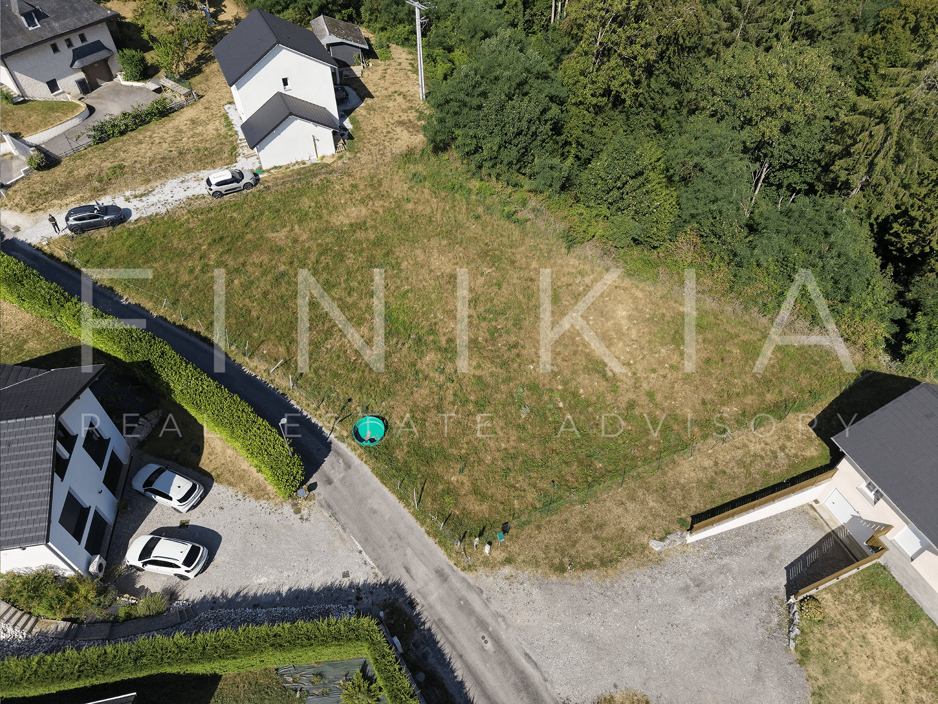 Terrain 3 063 m², 1 525 m² constructibles, proche Chambéry - Photo 2