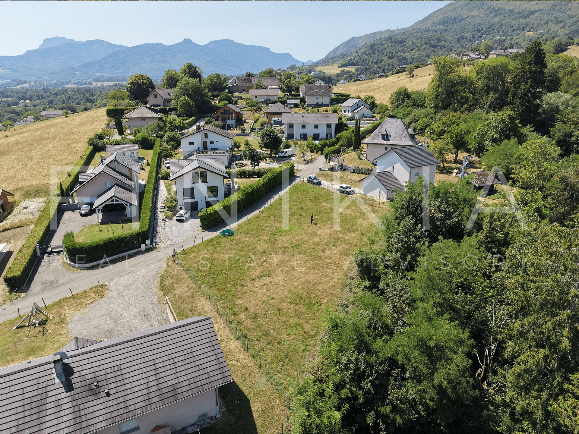 Terrain 3 063 m², 1 525 m² constructibles, proche Chambéry - Photo 3