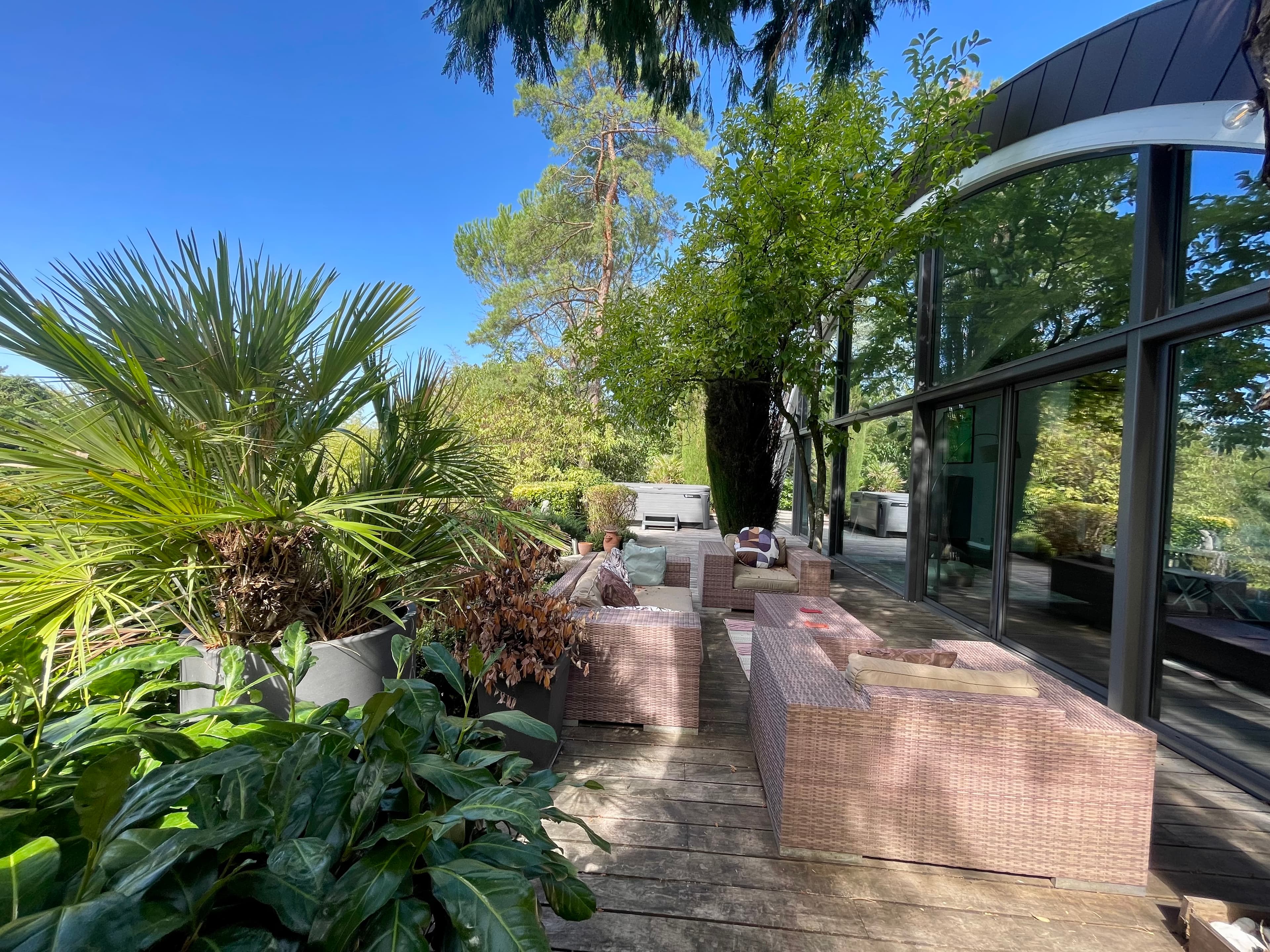 Villa contemporaine d'exception sur 2000 m2 de terrain Piscine - Photo 4