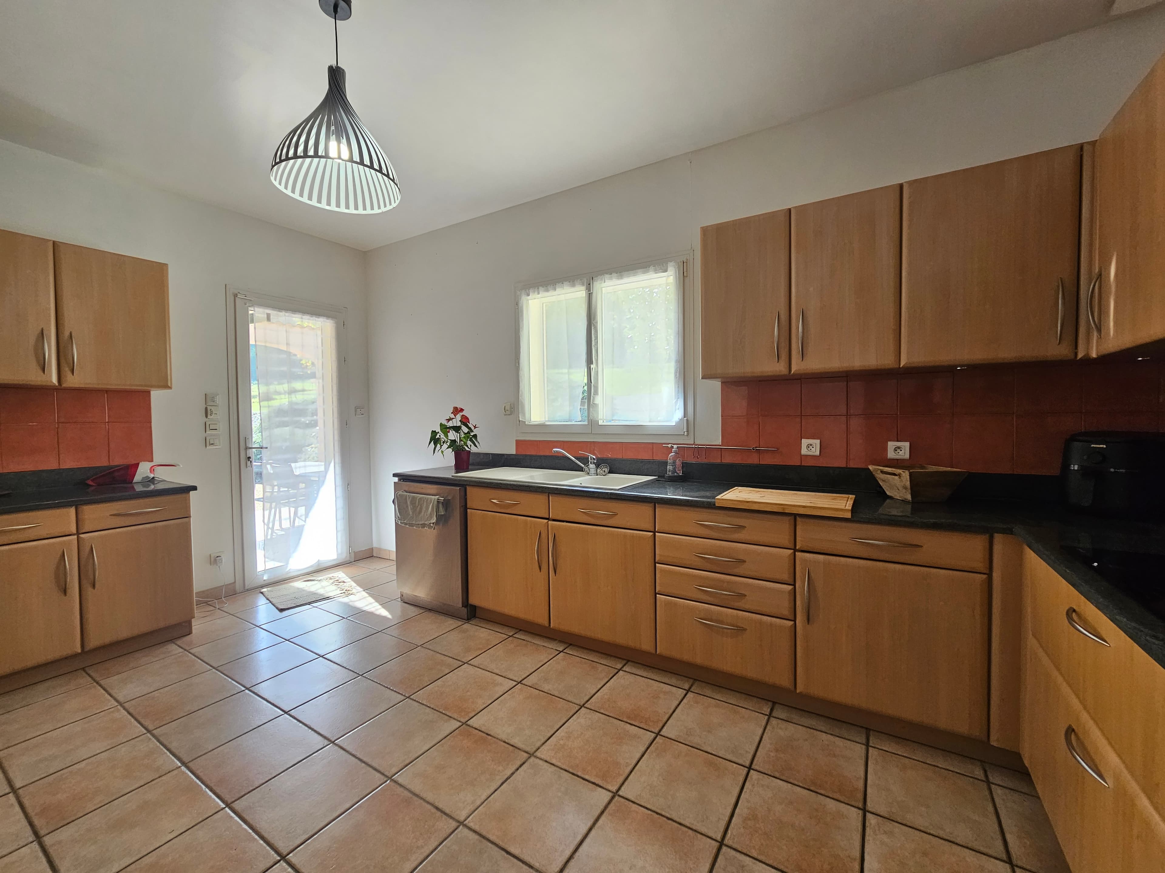 Maison de 150 m² avec piscine - Photo 8
