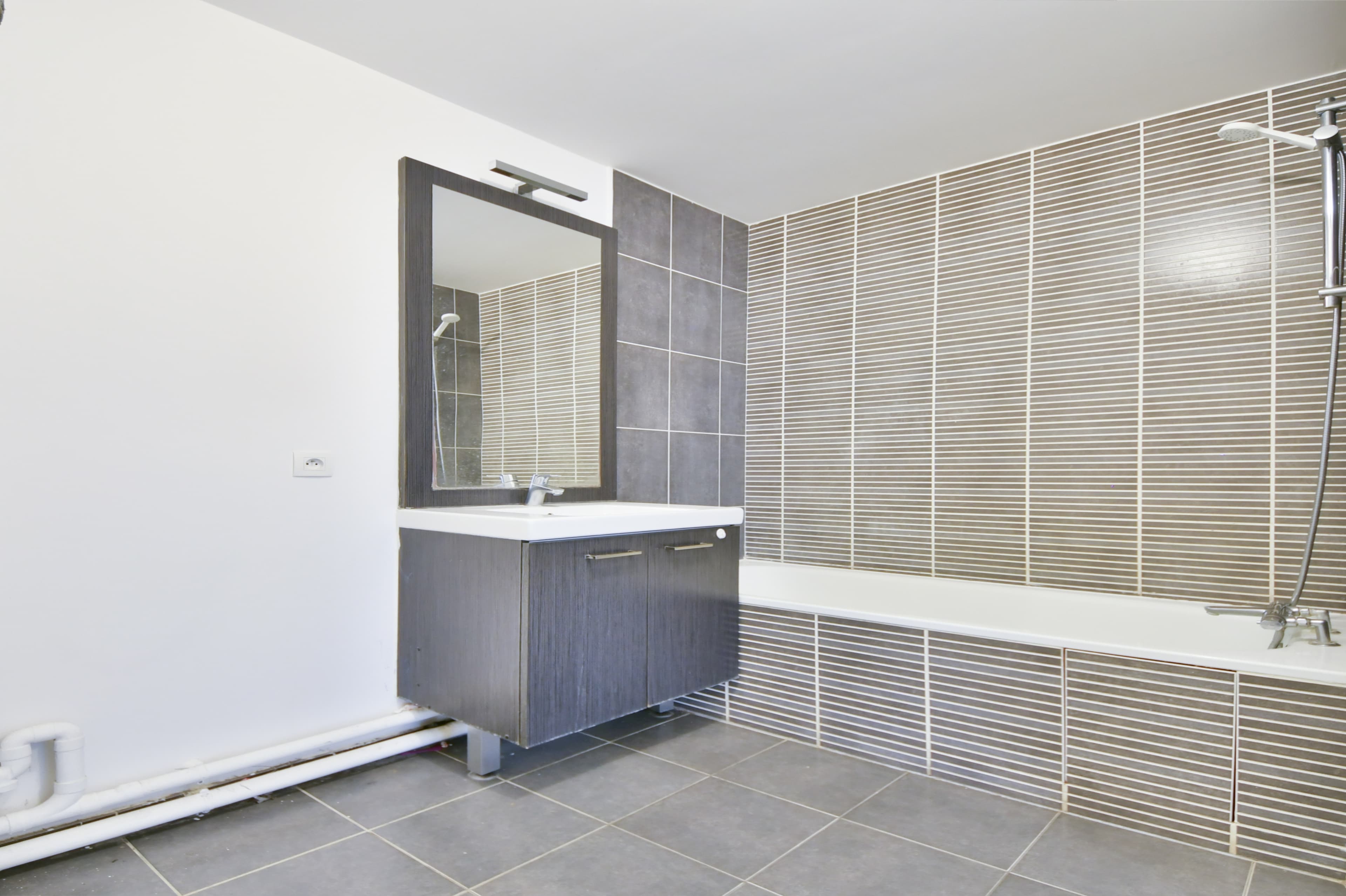 Appartement 2 Pieces avec terrasse à moins de 2 minutes du métro - Photo 8