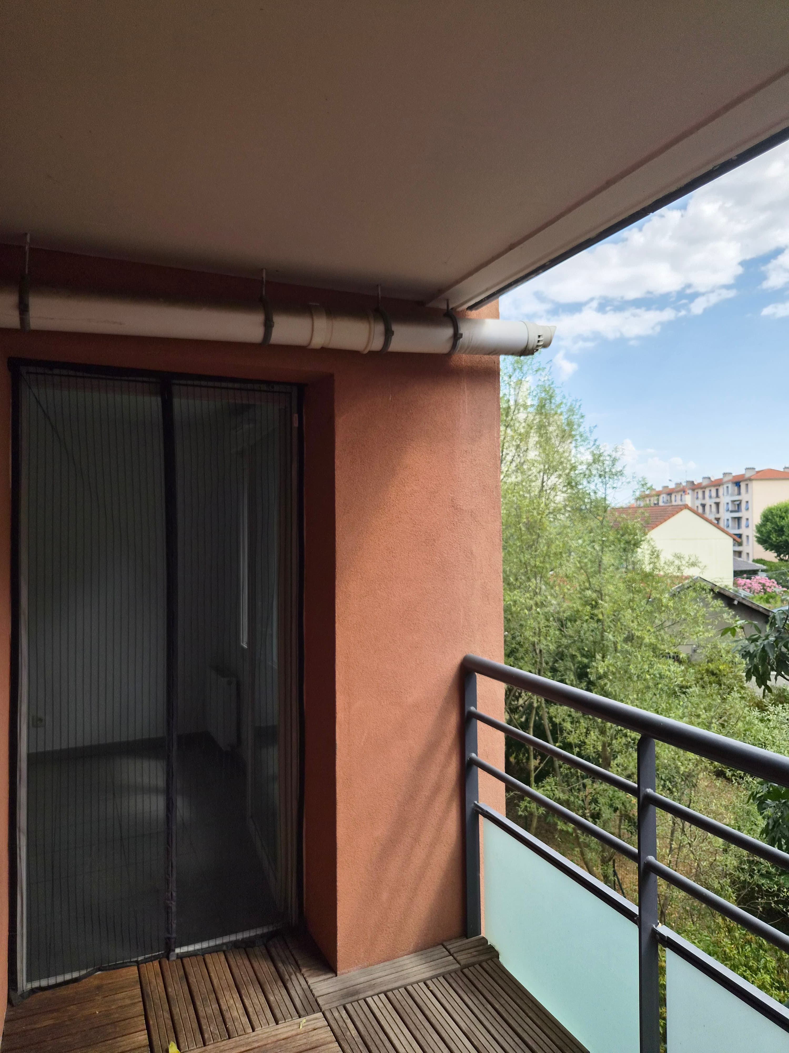 T2 avec balcon et parking en sous sol - Résidence récente - Photo 4