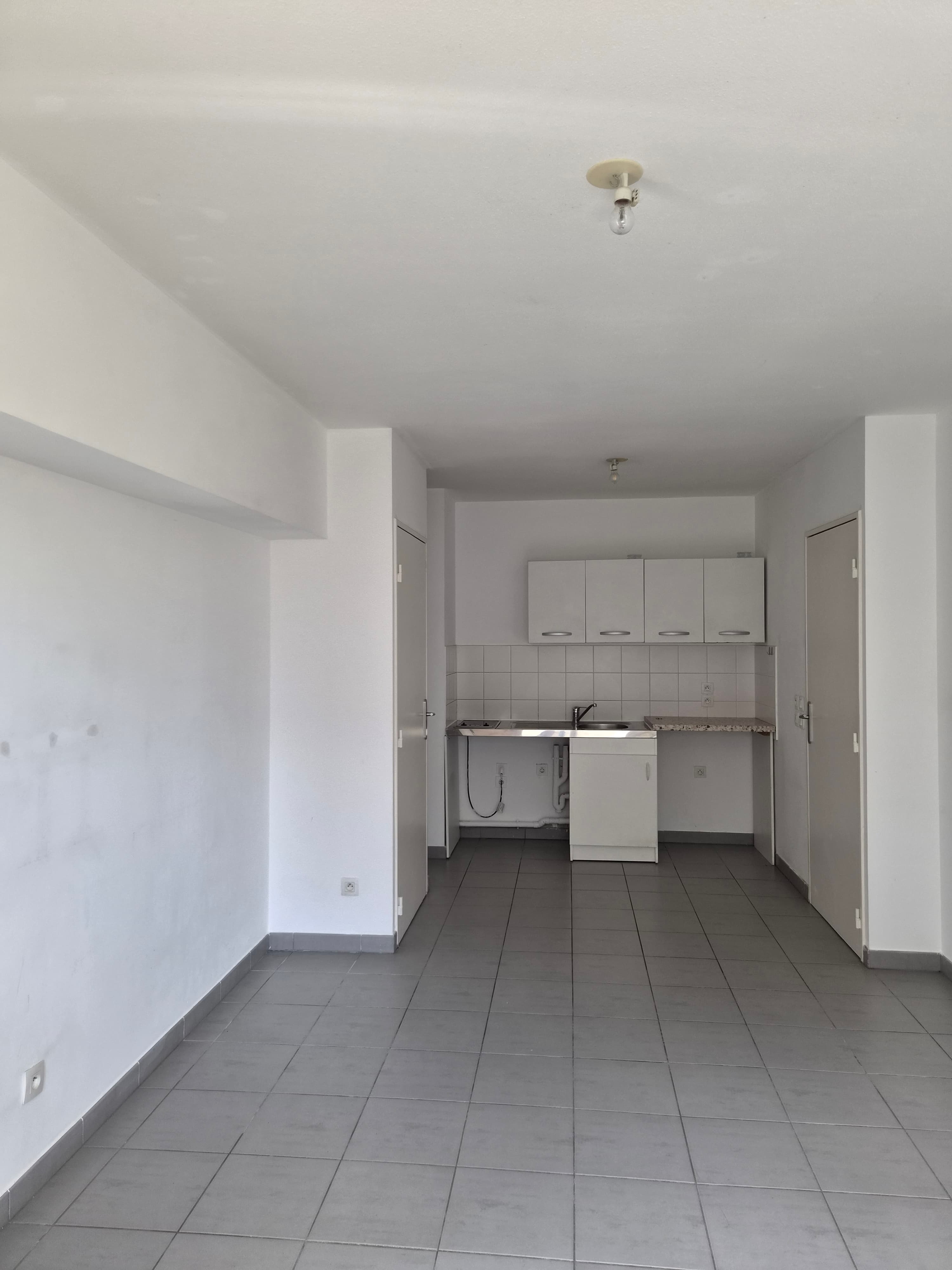 T2 avec balcon et parking en sous sol - Résidence récente - Photo 8