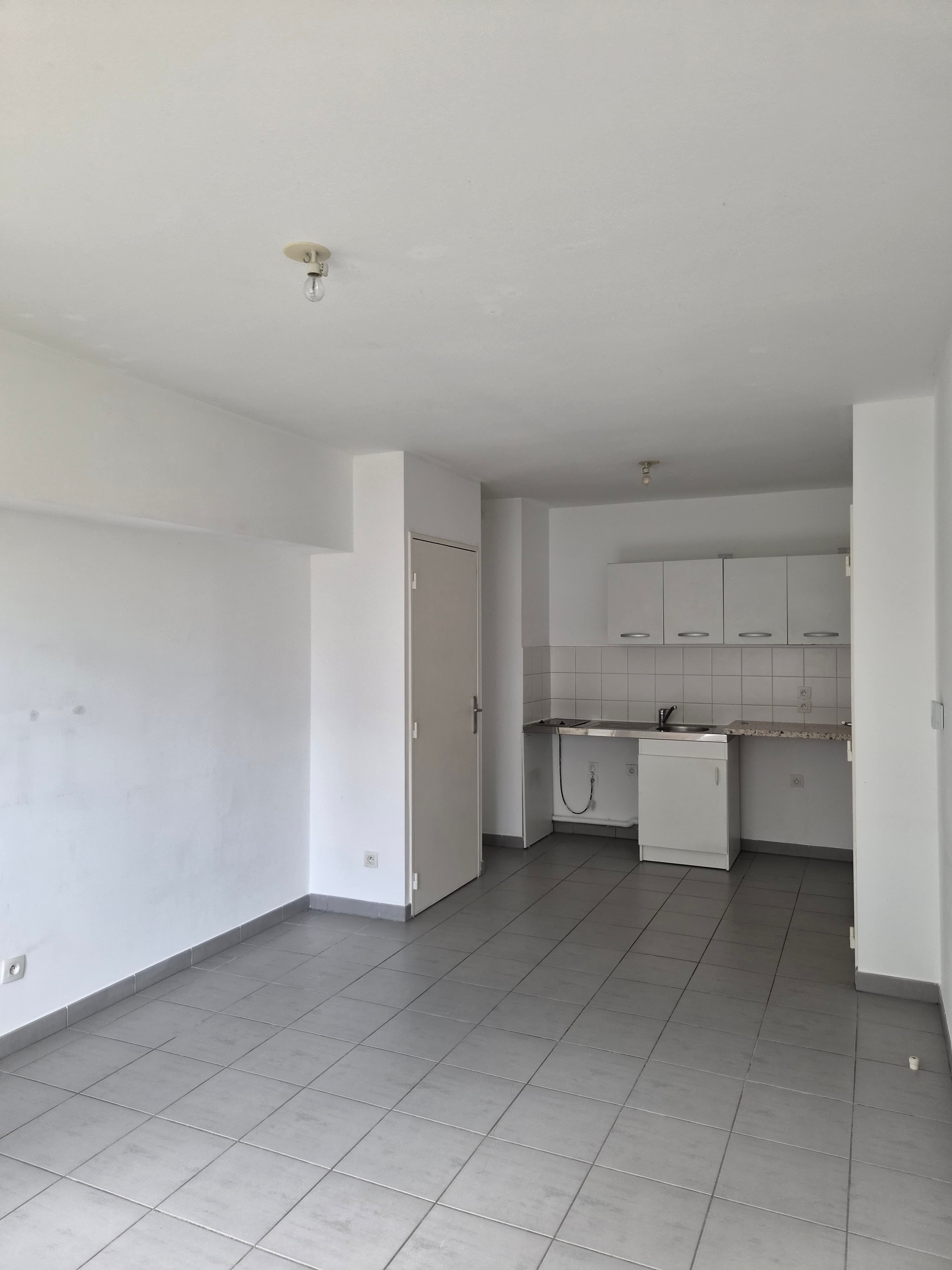 T2 avec balcon et parking en sous sol - Résidence récente - Photo 9