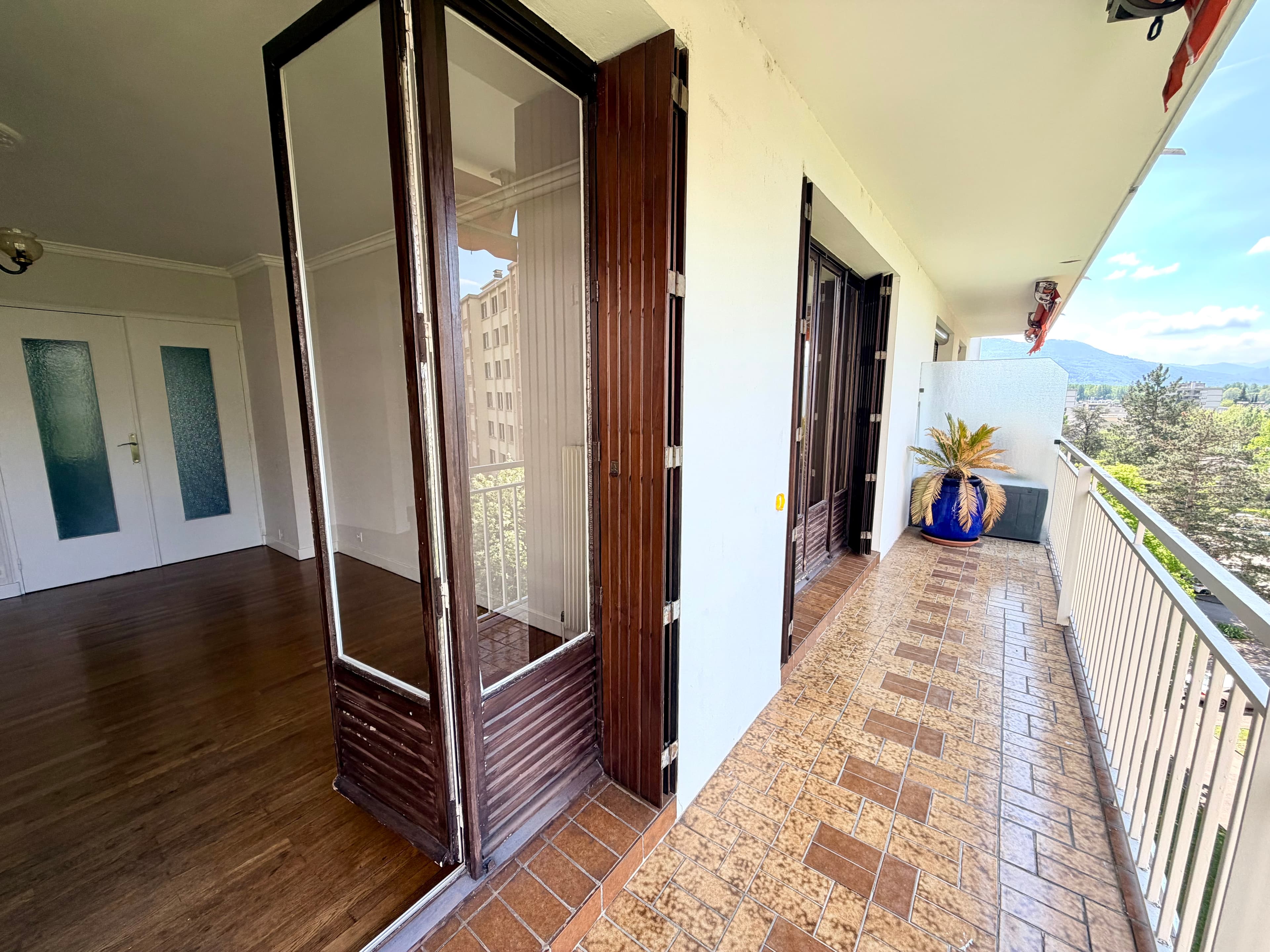 MEYLAN BEL APPARTEMENT TRAVERSANT F4 DONNANT SUR PARC - Photo 5
