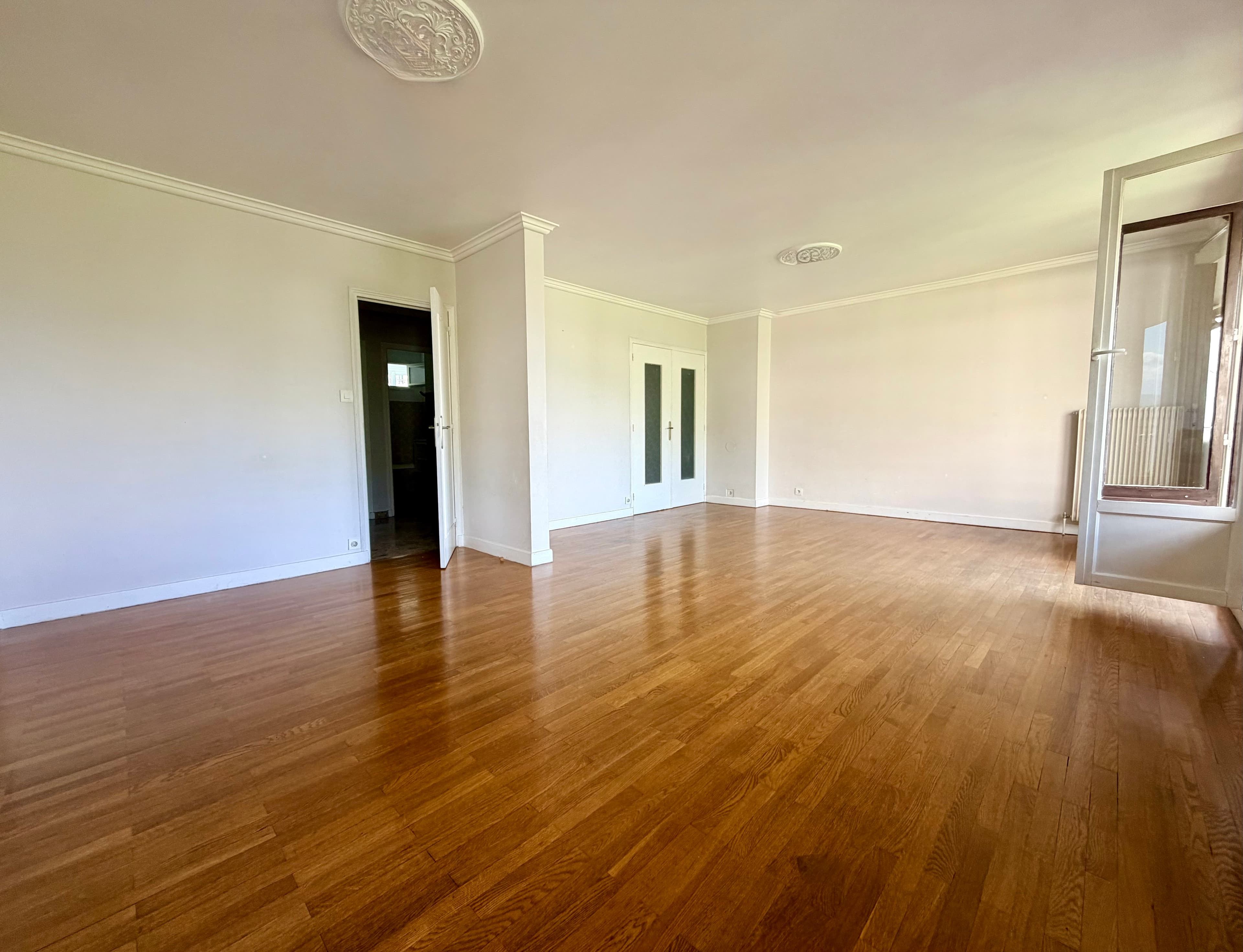 MEYLAN BEL APPARTEMENT TRAVERSANT F4 DONNANT SUR PARC - Photo 2