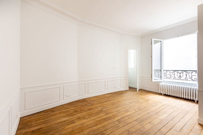 Haussmanien : 5e étage balcon - 3 chambres Ascenseur - Photo 9