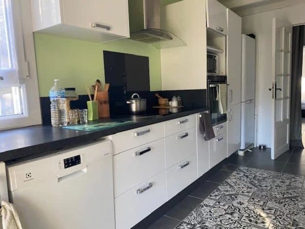 REGUSSE (VAR) - Maison de plain-pied sur 1800 m² de terrain - Photo 5